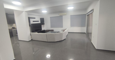 Three bedroom upper floor house for rent in Apostoloi Petrou & Pavlou, Limassol