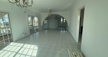 Spacious Konia Ground Floor Home With Sea View for rent