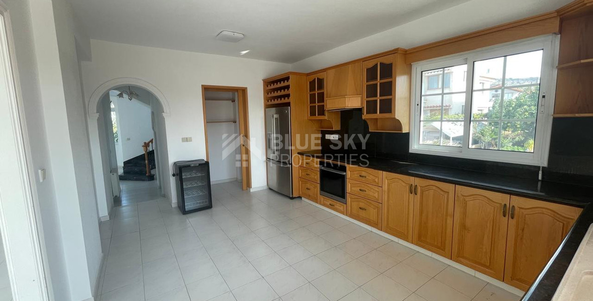 Spacious Konia Ground Floor Home With Sea View for rent