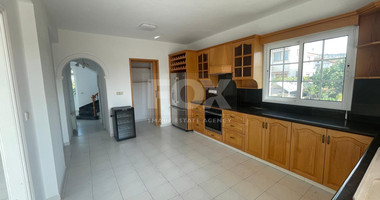 Spacious Konia Ground Floor Home With Sea View for rent