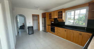 Spacious Konia Ground Floor Home With Sea View for rent