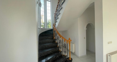 Spacious Konia Ground Floor Home With Sea View for rent