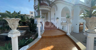 Spacious Konia Ground Floor Home With Sea View for rent