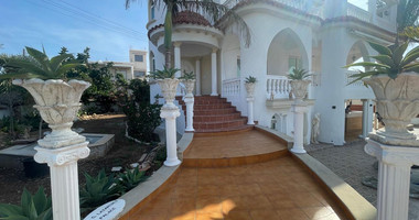 Spacious Konia Ground Floor Home With Sea View for rent