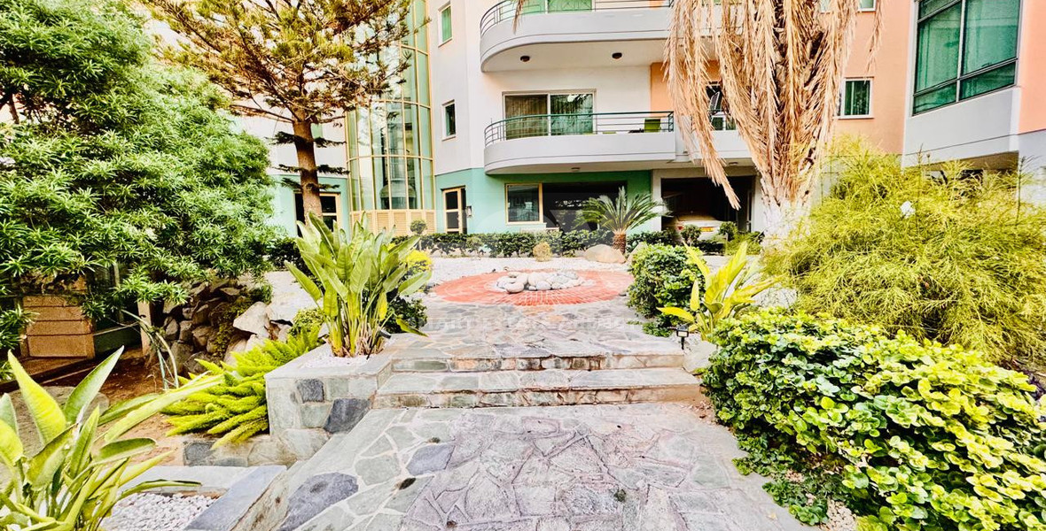 For Rent - Stylish three-Bedroom Apartment in the Heart of the Historical Center