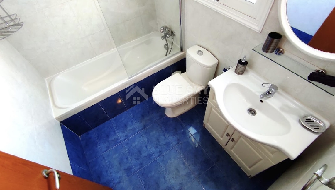 For sale Modern one bedroom Apartment with Covered Parking & Title Deed – Universal, Paphos