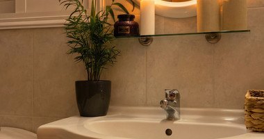 For sale Modern one bedroom Apartment with Covered Parking & Title Deed – Universal, Paphos