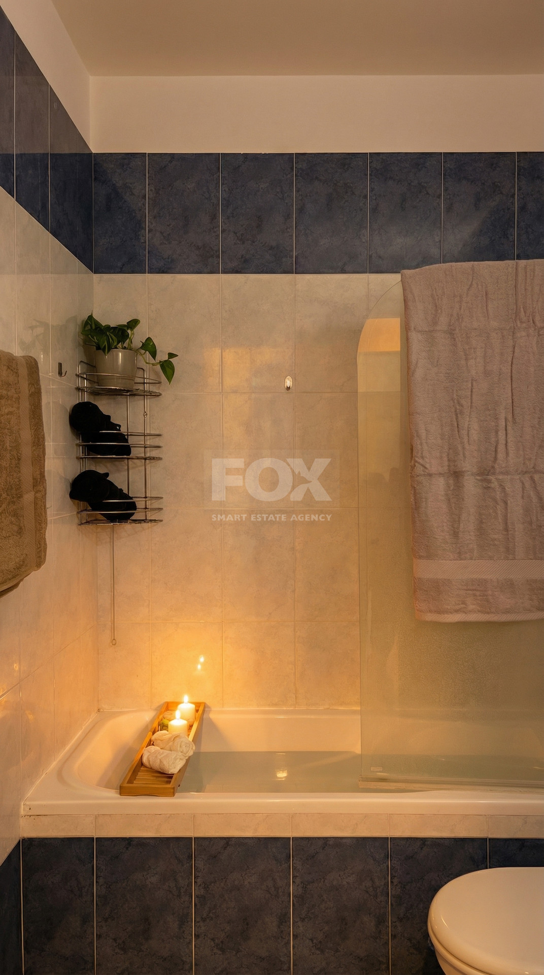 For sale Modern one bedroom Apartment with Covered Parking & Title Deed – Universal, Paphos