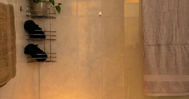 For sale Modern one bedroom Apartment with Covered Parking & Title Deed – Universal, Paphos