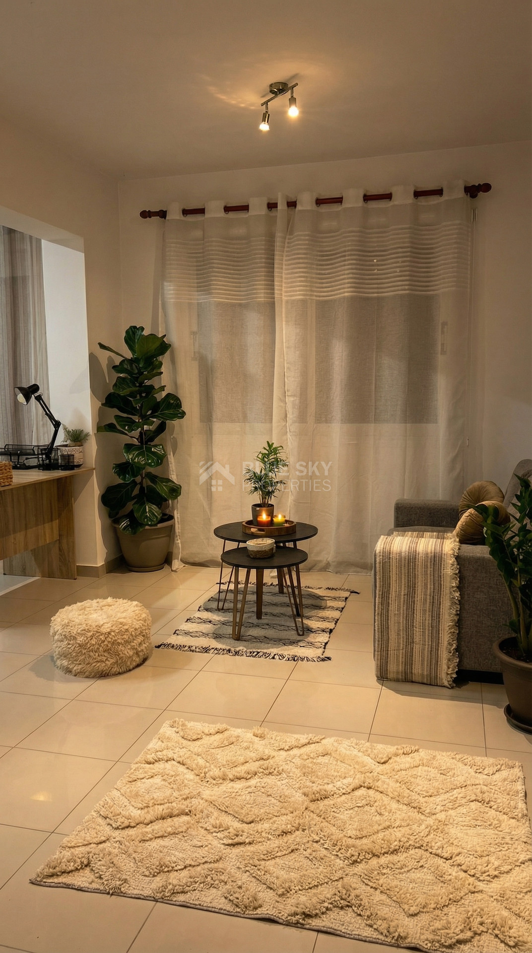 For sale Modern one bedroom Apartment with Covered Parking & Title Deed – Universal, Paphos