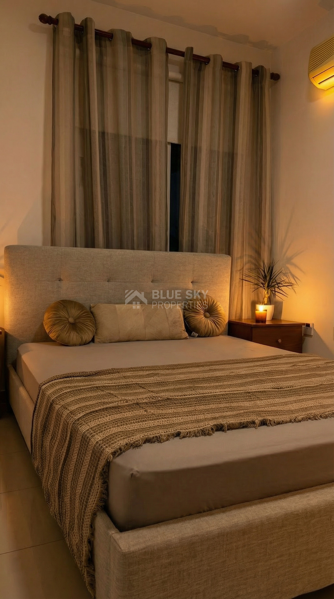 For sale Modern one bedroom Apartment with Covered Parking & Title Deed – Universal, Paphos