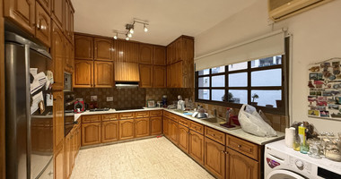 FOR SALE UPPER LEVEL THREE BEDROOM APARTMENT  WITH GARAGE, IN OMONOIA AVENUE OPPOSITE GREEN AREA