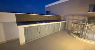 Three Bedroom Penthouse with Roof Garden in Mouttagiaka Area