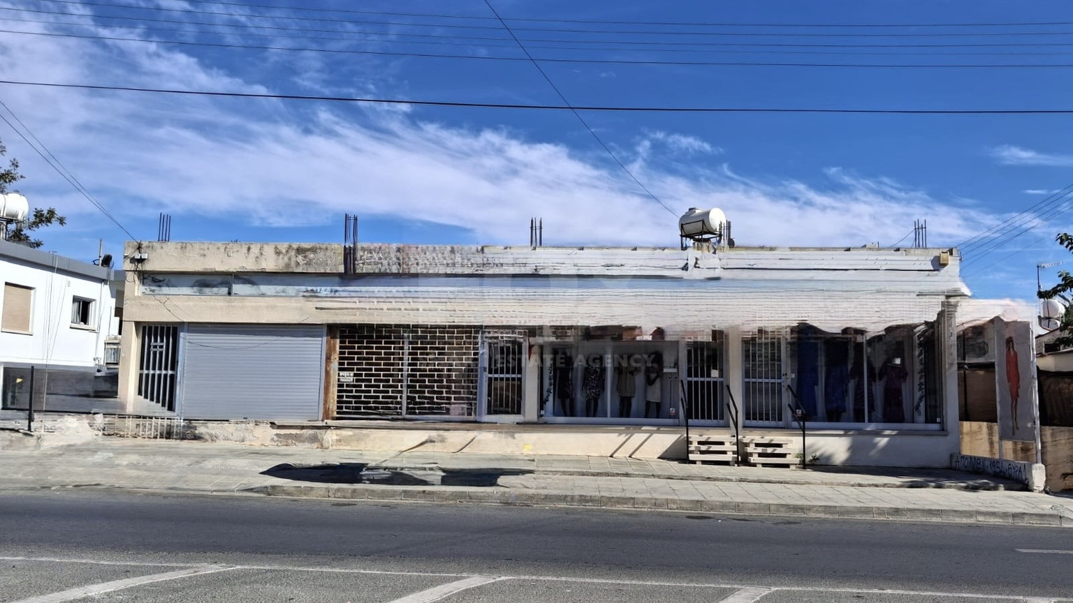 SALE: PRIME LAND WALKING DISTANCE TO THE HISTORICAL TOWN AND ALL AMENITIES WITH LICENSES AND ARCHITECTURAL PLANS.