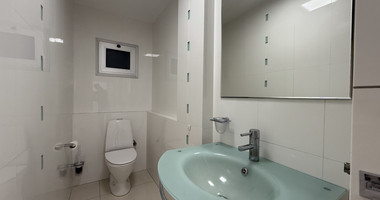 FOR RENT SIX BEDROOM PENTHOUSE OPPOSITE THE SEA IN GATED COMPLEX WITH SWIMMING POOL AND TENNIS COURT.