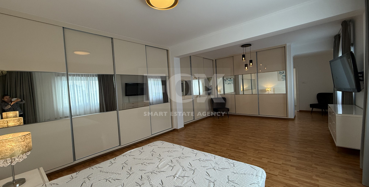 FOR RENT SIX BEDROOM PENTHOUSE OPPOSITE THE SEA IN GATED COMPLEX WITH SWIMMING POOL AND TENNIS COURT.