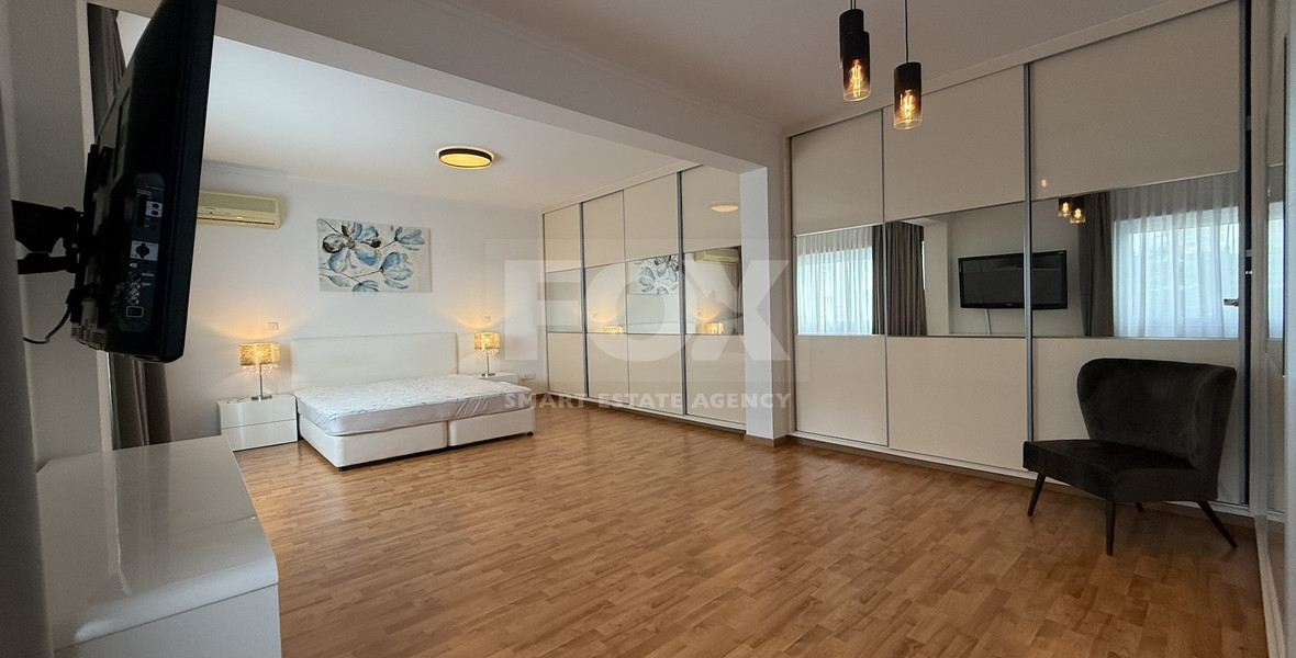 FOR RENT SIX BEDROOM PENTHOUSE OPPOSITE THE SEA IN GATED COMPLEX WITH SWIMMING POOL AND TENNIS COURT.