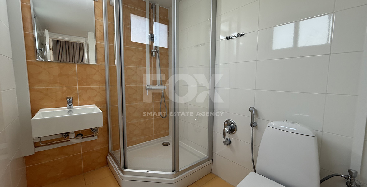 FOR RENT SIX BEDROOM PENTHOUSE OPPOSITE THE SEA IN GATED COMPLEX WITH SWIMMING POOL AND TENNIS COURT.