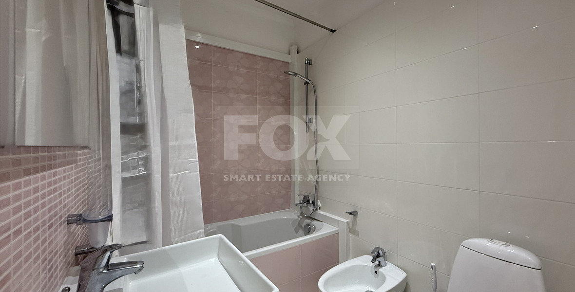 FOR RENT SIX BEDROOM PENTHOUSE OPPOSITE THE SEA IN GATED COMPLEX WITH SWIMMING POOL AND TENNIS COURT.