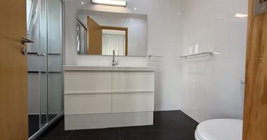 FOR RENT FURNISHED FIVE BEDROOM VILLA IN AGIOS TYCHONAS WITH ALL EN SUITE BEDROOMS , LARGE GARDEN, SWIMMING POOL