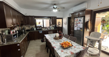 For Sale Spacious House in Episkopi with Nice Garden