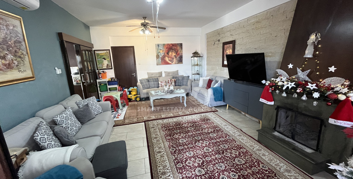 For Sale Spacious House in Episkopi with Nice Garden