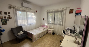 For Sale Spacious House in Episkopi with Nice Garden