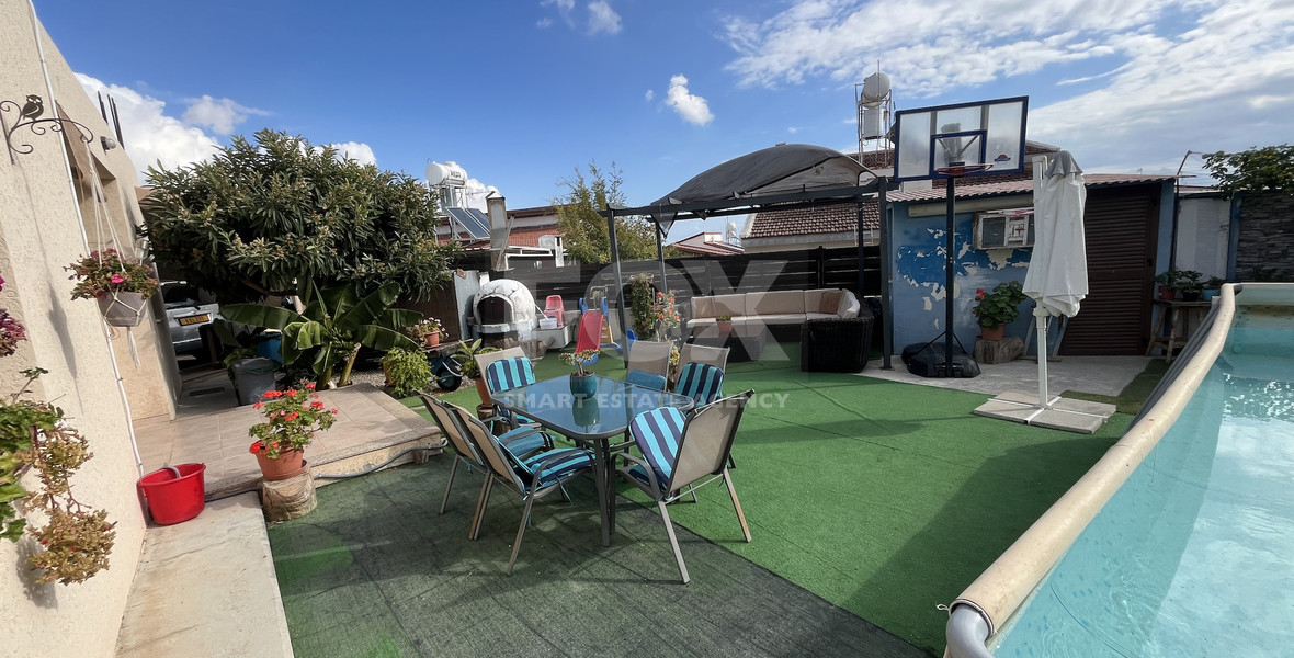 For Sale Spacious House in Episkopi with Nice Garden