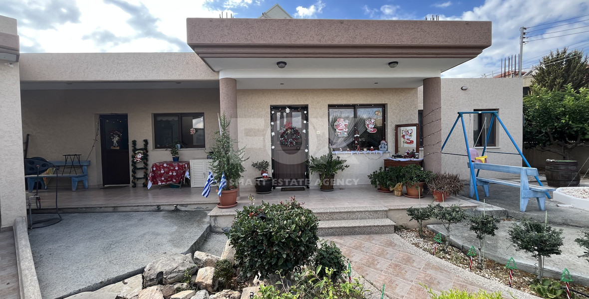 For Sale Spacious House in Episkopi with Nice Garden