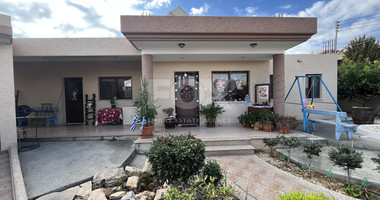 For Sale Spacious House in Episkopi with Nice Garden