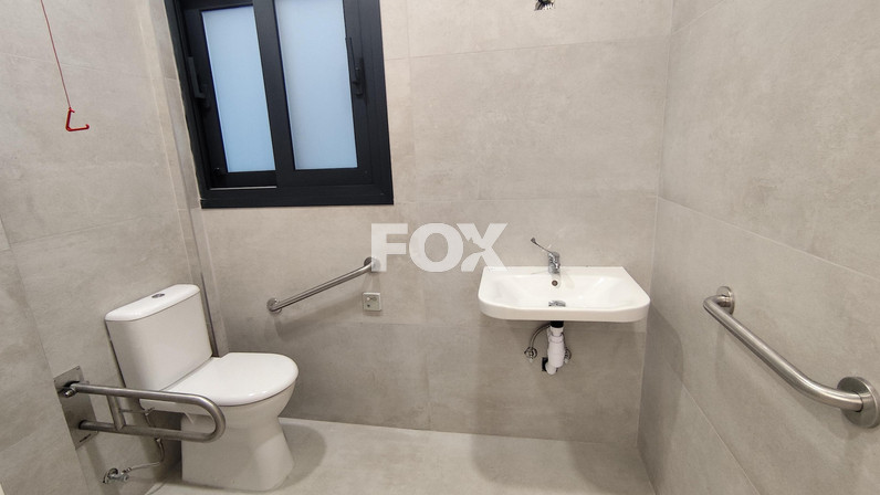 Торговая площадь 250 м² в аренду в Apostolos Andreas, Limassol, Cyprus