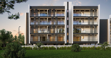 Luxurious Top-Floor 3-Bedroom Apartment with Roof Garden in Kapsalos