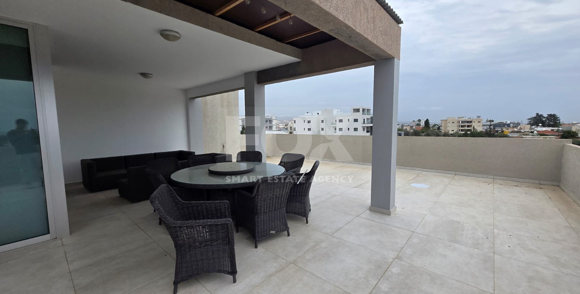 Modern Full-Floor Three-Bedroom Penthouse for Rent in Ypsonas
