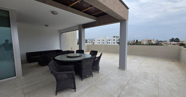 Modern Full-Floor Three-Bedroom Penthouse for Rent in Ypsonas