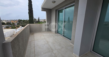 Modern Full-Floor Three-Bedroom Penthouse for Rent in Ypsonas