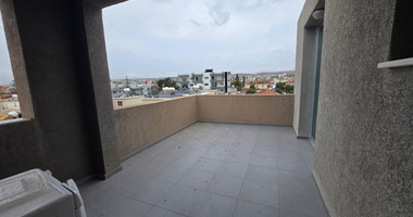 Modern Full-Floor Three-Bedroom Penthouse for Rent in Ypsonas