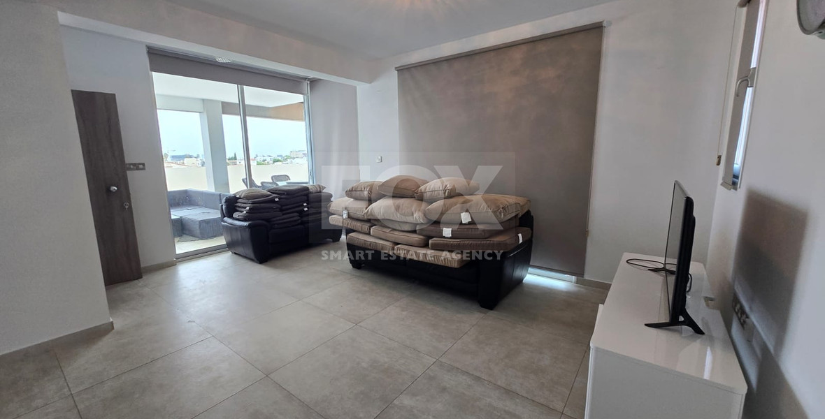 Modern Full-Floor Three-Bedroom Penthouse for Rent in Ypsonas