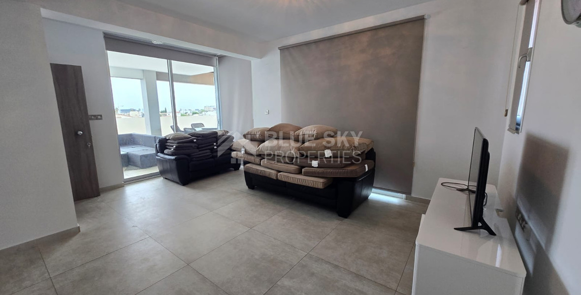 Modern Full-Floor Three-Bedroom Penthouse for Rent in Ypsonas