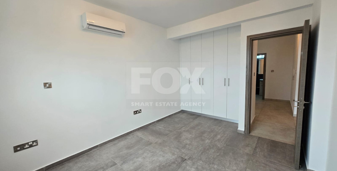 Modern Full-Floor Three-Bedroom Penthouse for Rent in Ypsonas