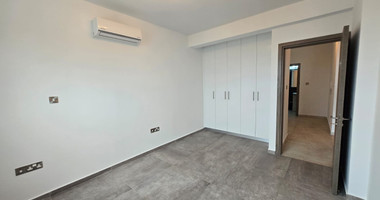 Modern Full-Floor Three-Bedroom Penthouse for Rent in Ypsonas