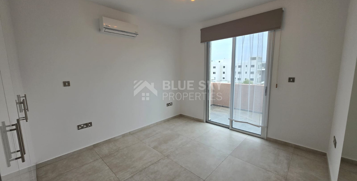 Modern Full-Floor Three-Bedroom Penthouse for Rent in Ypsonas