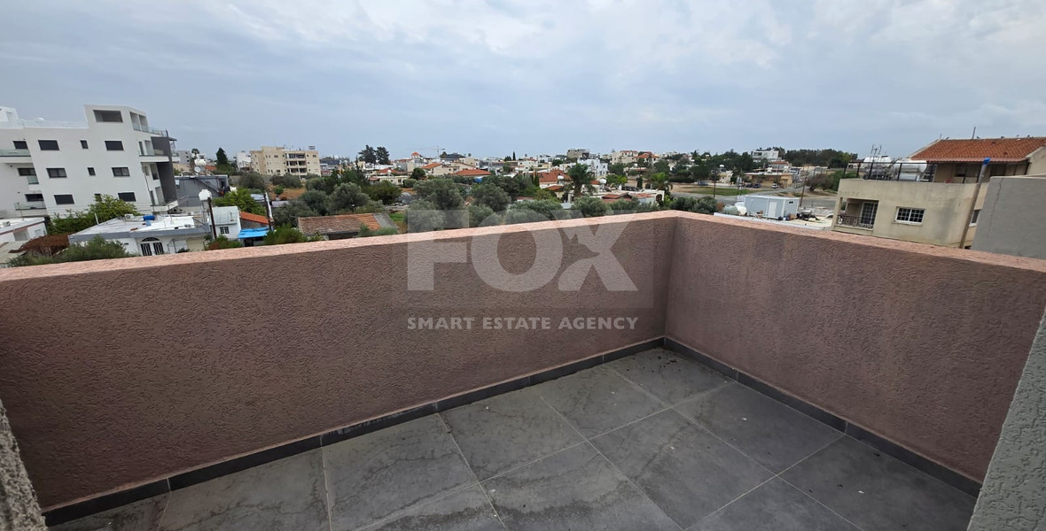 Modern Full-Floor Three-Bedroom Penthouse for Rent in Ypsonas