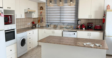 Very Spacious and Modern Three Bedroom Apartment in Geroskipou