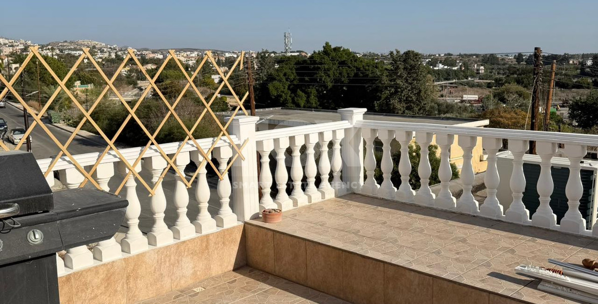 Very Spacious and Modern Three Bedroom Apartment in Geroskipou