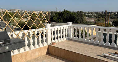 Very Spacious and Modern Three Bedroom Apartment in Geroskipou