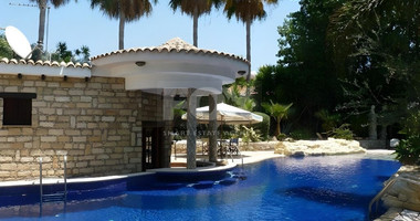 FOR SALE – Multi-Villa Estate with Pools & Landscaped Gardens