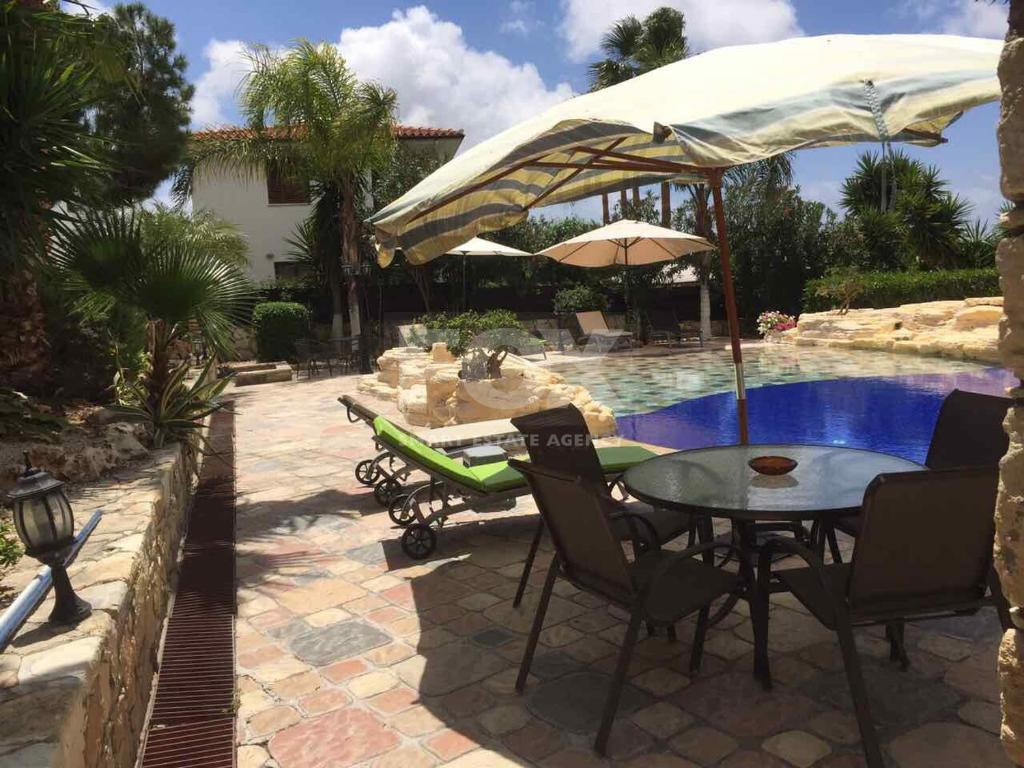 FOR SALE – Multi-Villa Estate with Pools & Landscaped Gardens