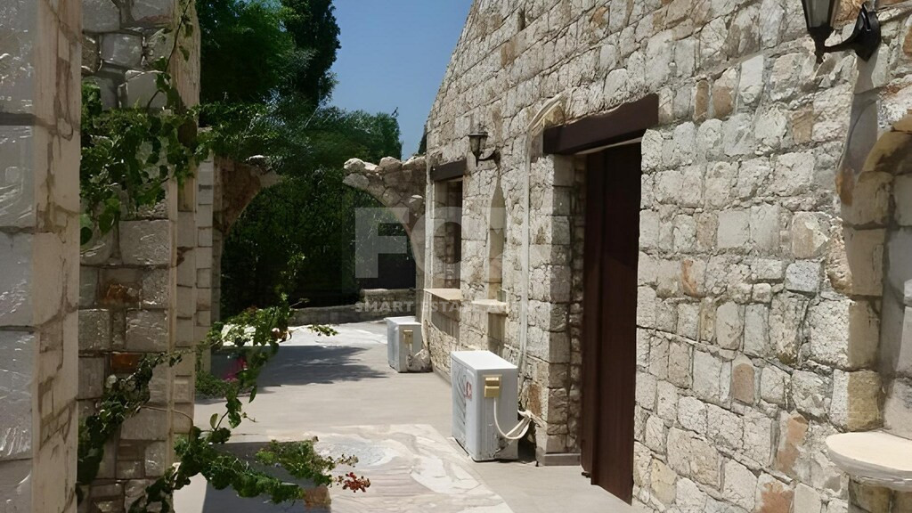 FOR SALE – Multi-Villa Estate with Pools & Landscaped Gardens