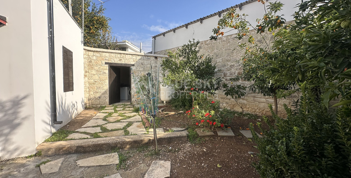 Two story house with an adjacent flat in Amargeti, Paphos