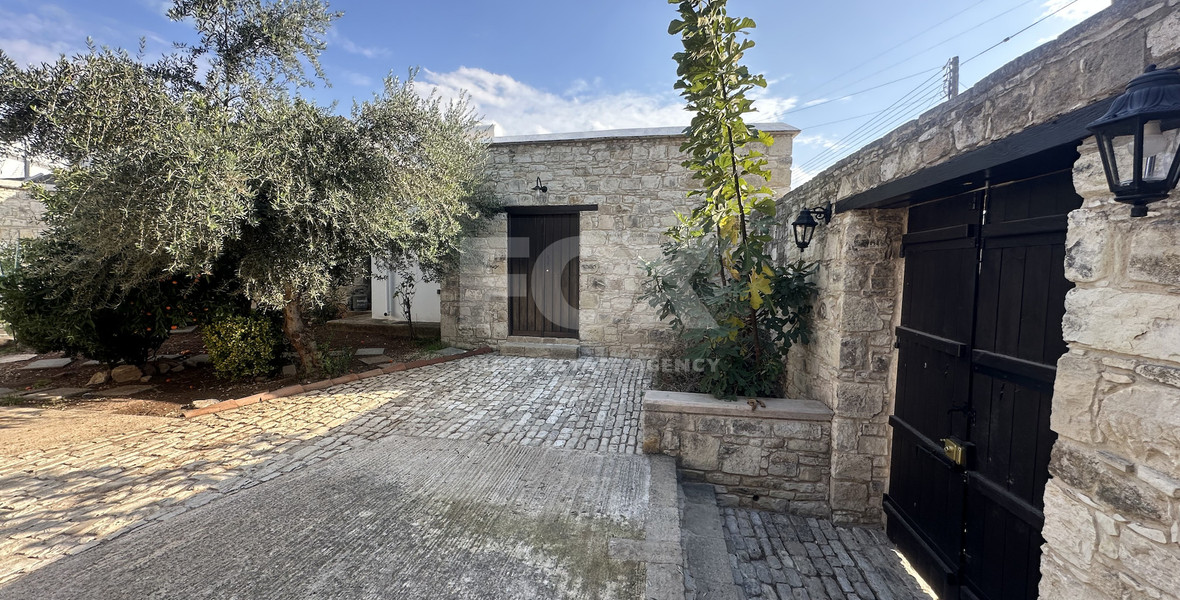 Two story house with an adjacent flat in Amargeti, Paphos